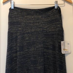 ⭐️NWT LuLaRoe maxi skirt, size small.